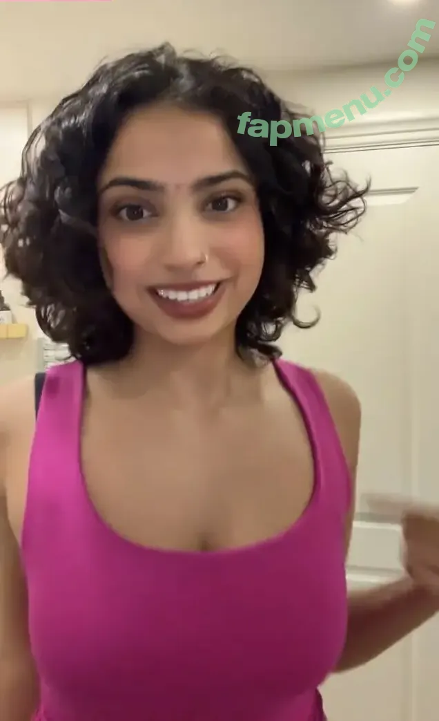 iconicakes nude photo #0047 (alycakes__ / sara deshmukh / saradeshmukhhh)