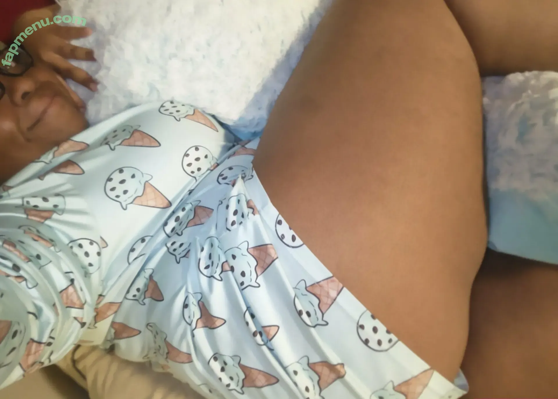 icyvix2415 nude photo #0014 (icyvix2415)