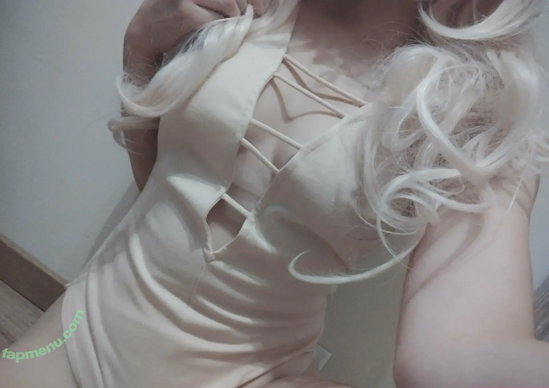 icyvulpines nude photo #0002 (icyvulpines)