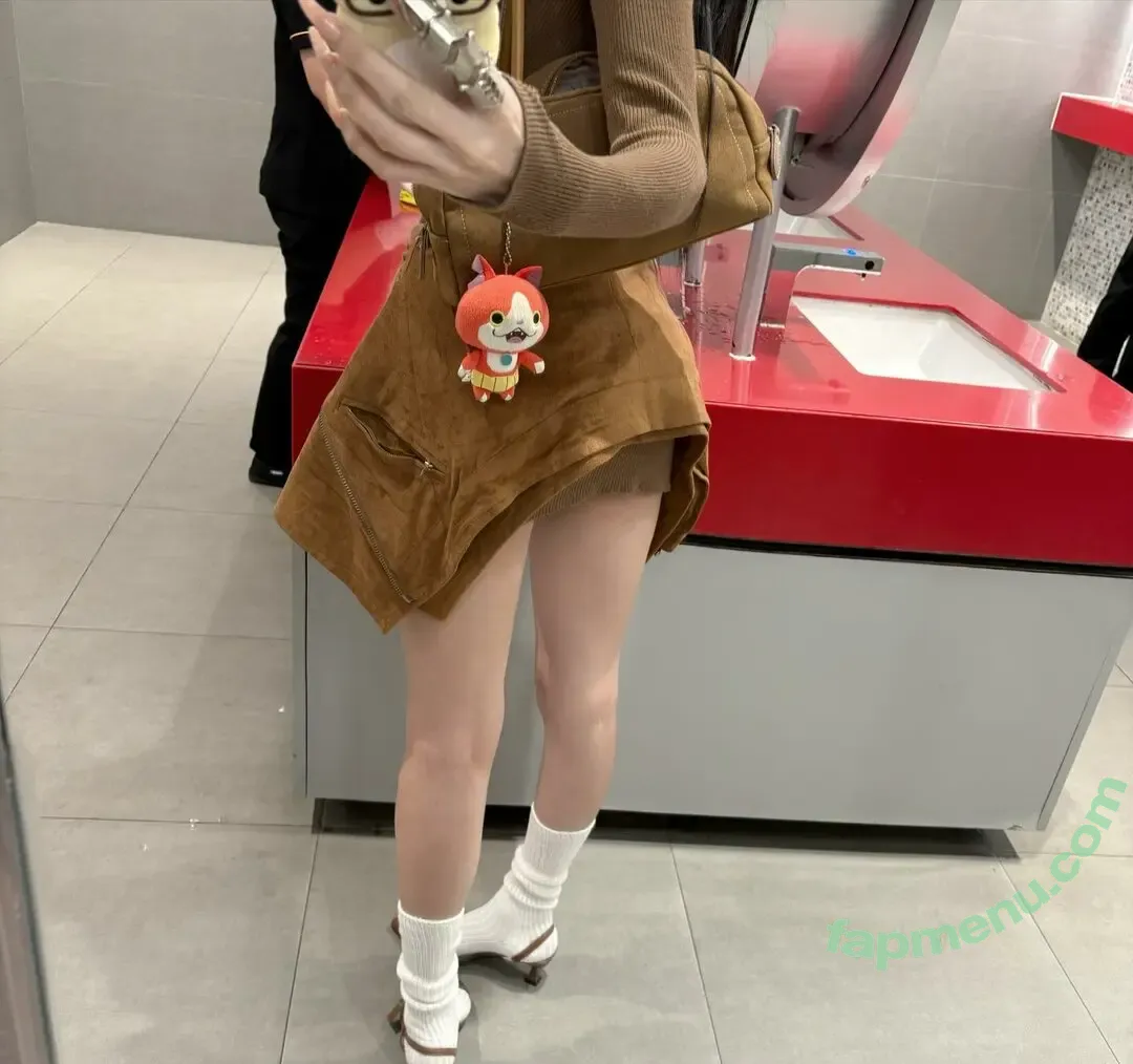 idontwannabeyouanymore nude photo #0104 (idontwannabeyouanymore.u)