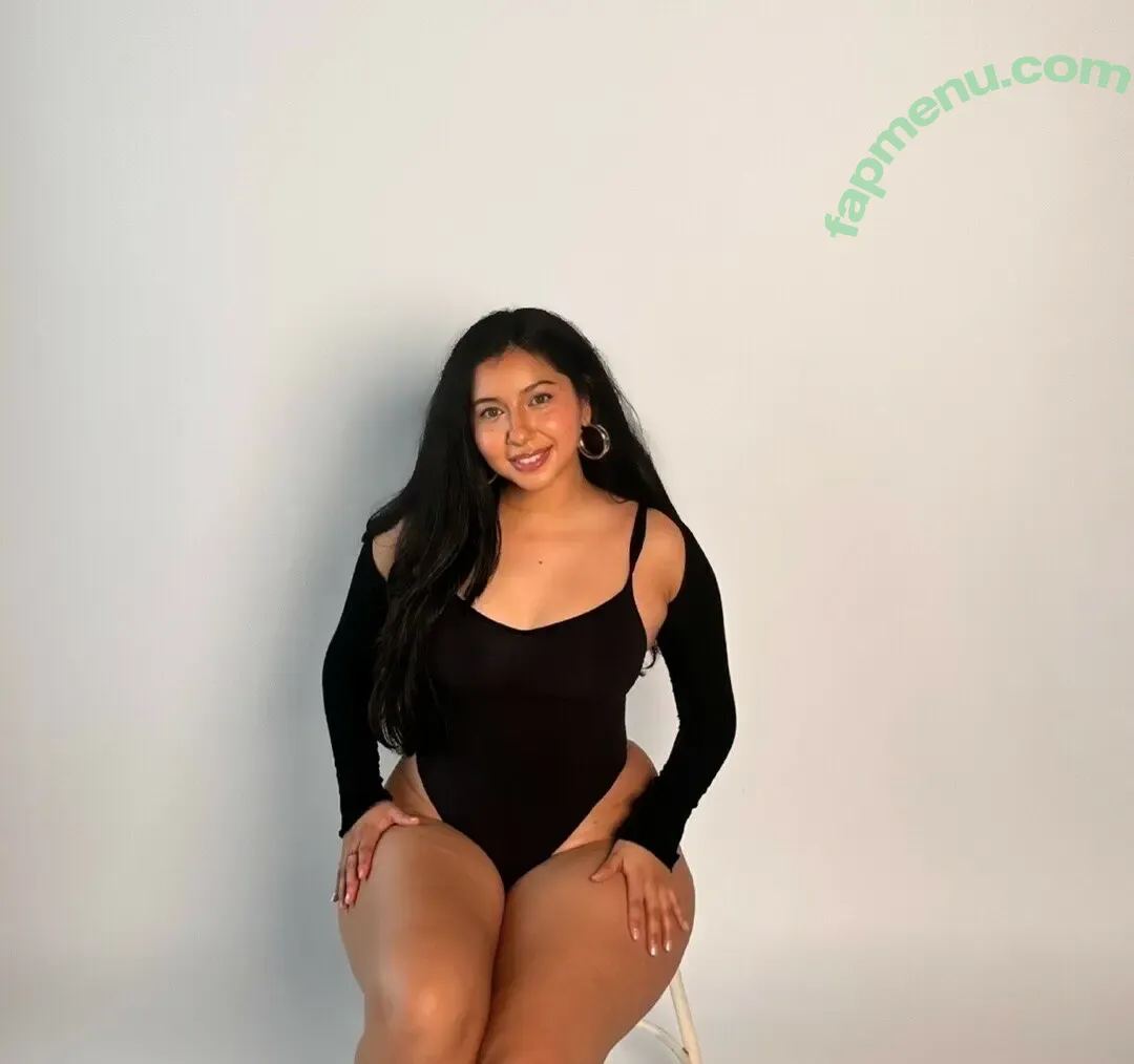 Idozaaa nude photo #0003 ( / Curvydiosaaa / Ivette)