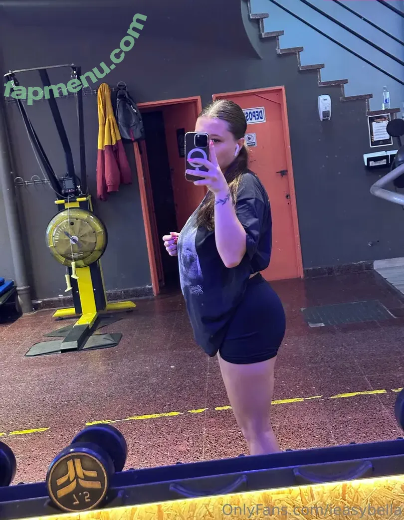 Ieasybella nude photo #0021 (izzysweet_)