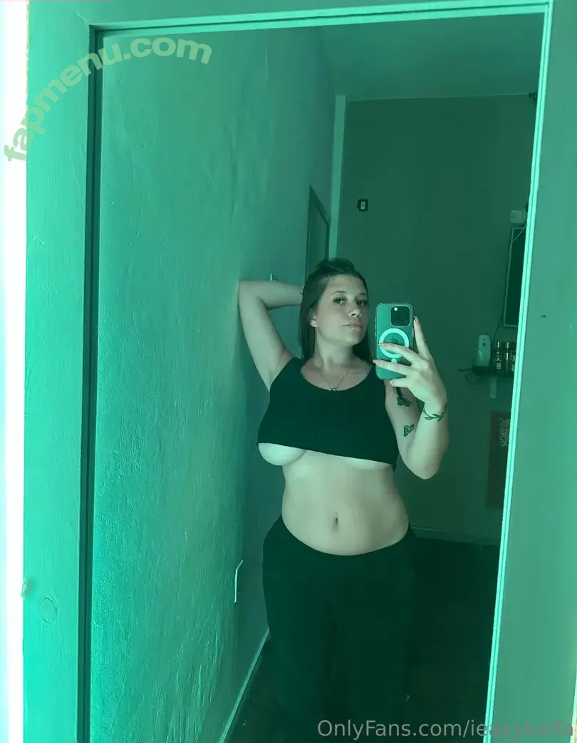 Ieasybella nude photo #0024 (izzysweet_)