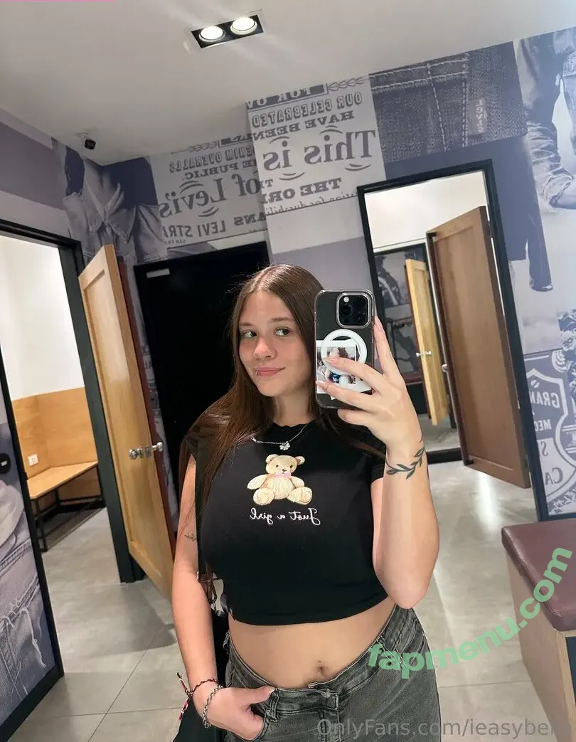 Ieasybella nude photo #0028 (izzysweet_)