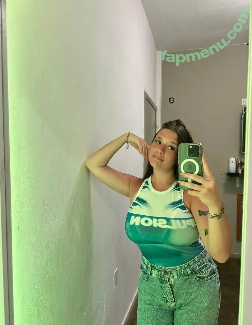 Ieasybella nude photo #0038 (izzysweet_)