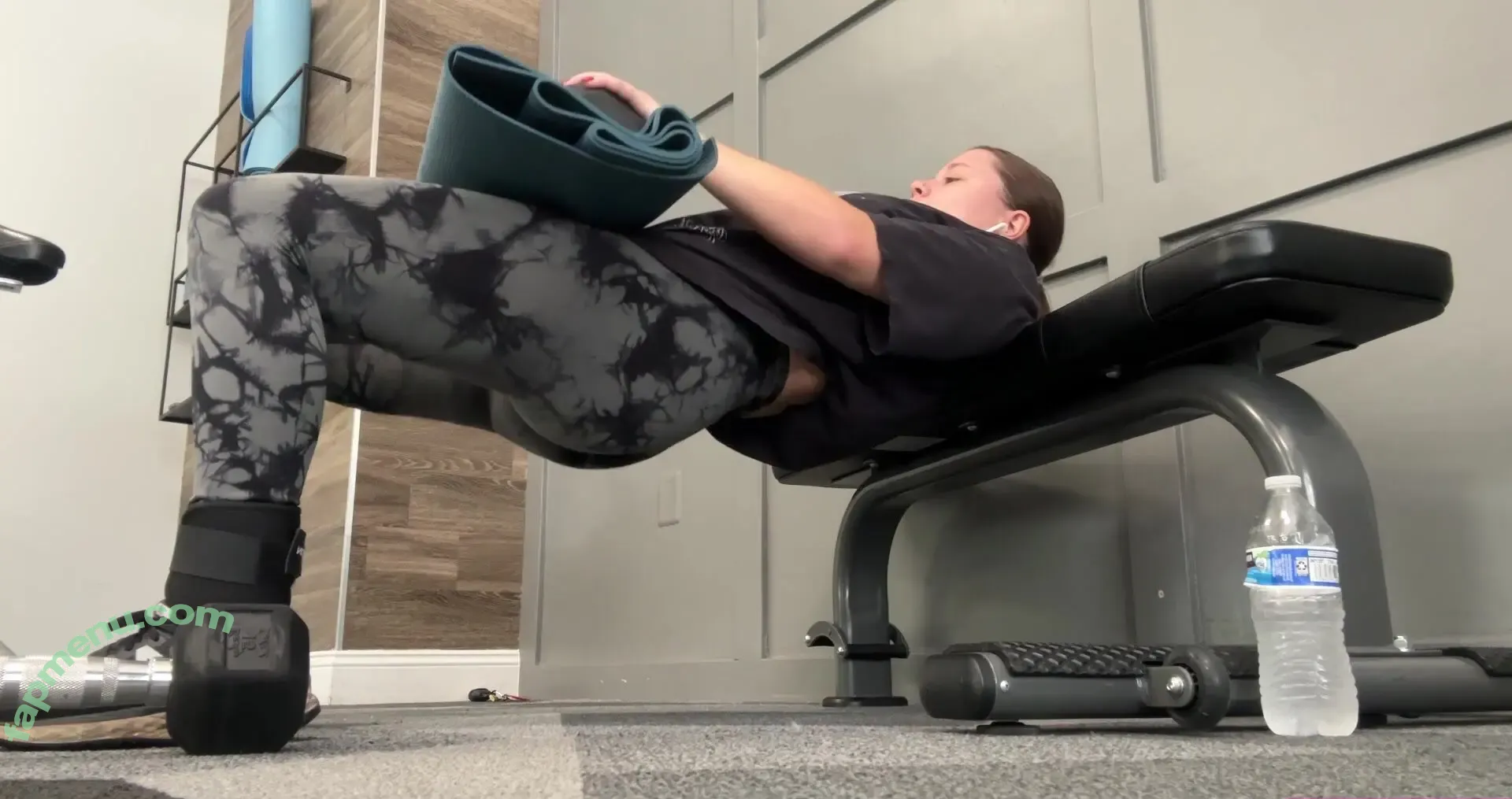 Ieasybella nude photo #0062 (izzysweet_)