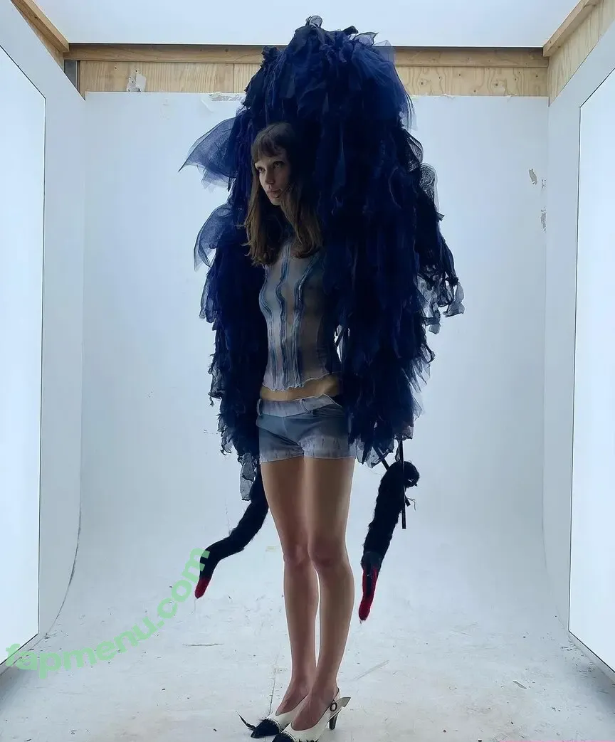 Ifer Rourke nude photo #0007 (demon_seamstress / iferrourke / metamorphised)