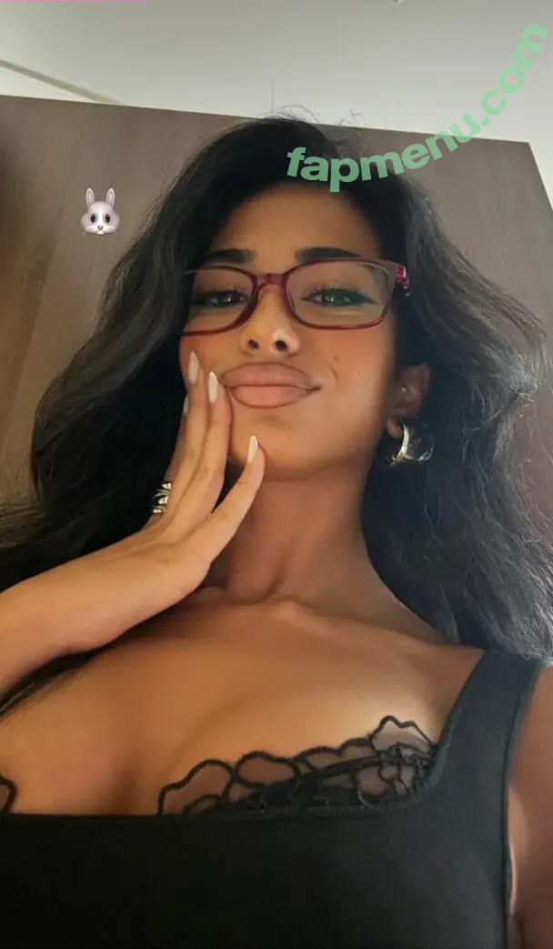Iffat Marash nude photo #0143 (iffat.marash)