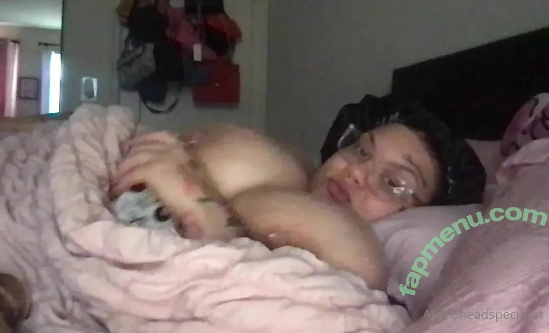 igotgoodthroat nude photo #0002 (igotgoodthroat)