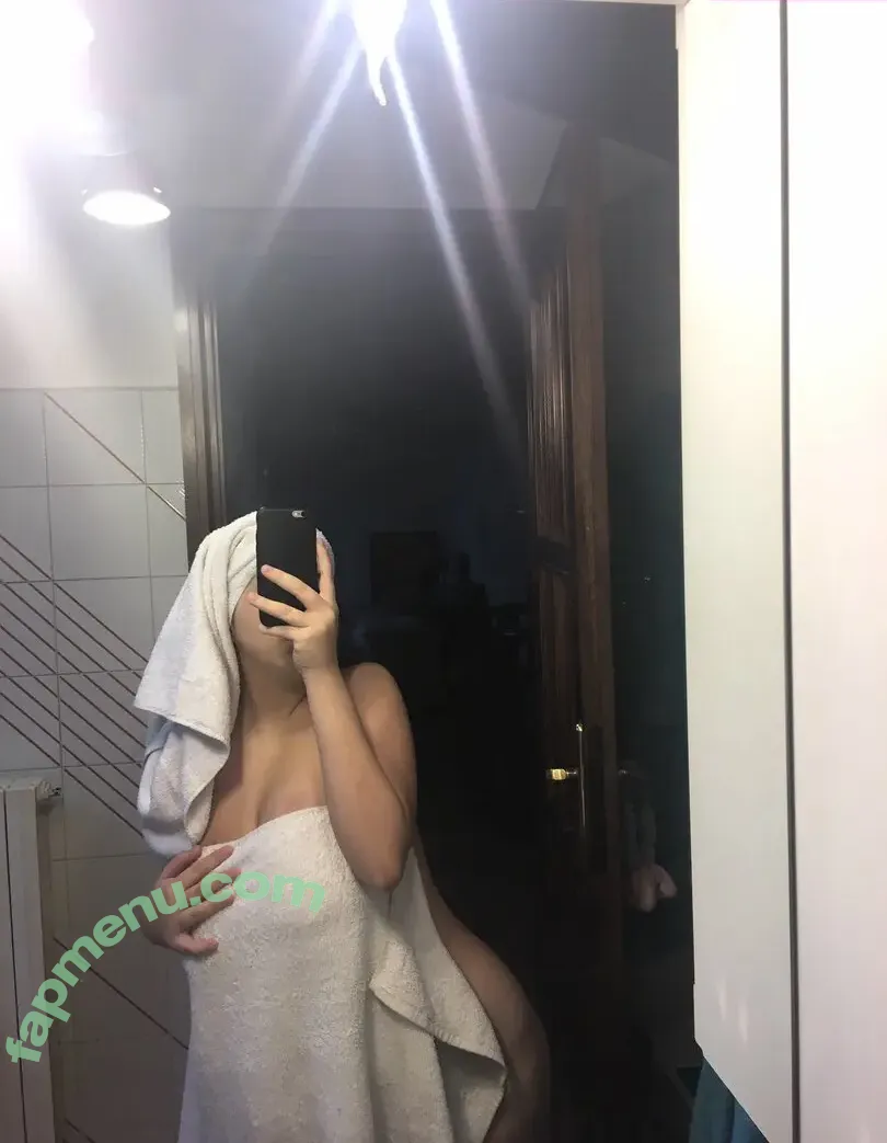 Iiamalis nude photo #0008 (Iiamalis)