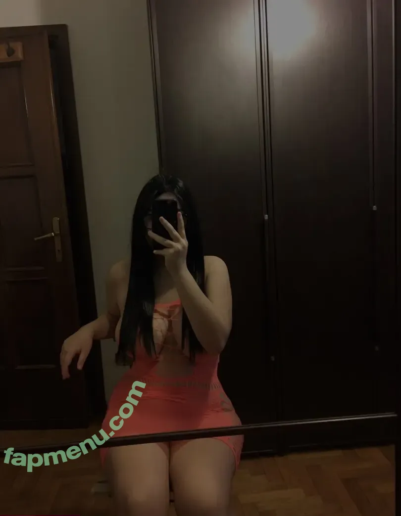 Iiamalis nude photo #0010 (Iiamalis)