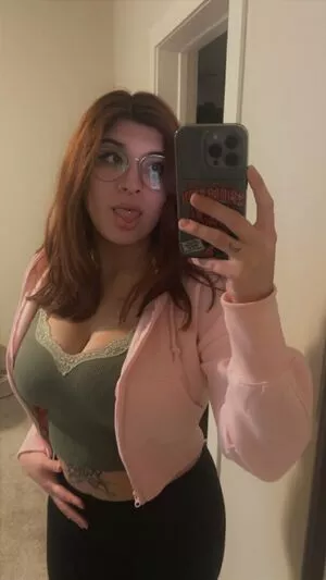 IiIjiggles / idali.guebara18 / jigglesssss / peachyidali nude photo #0092