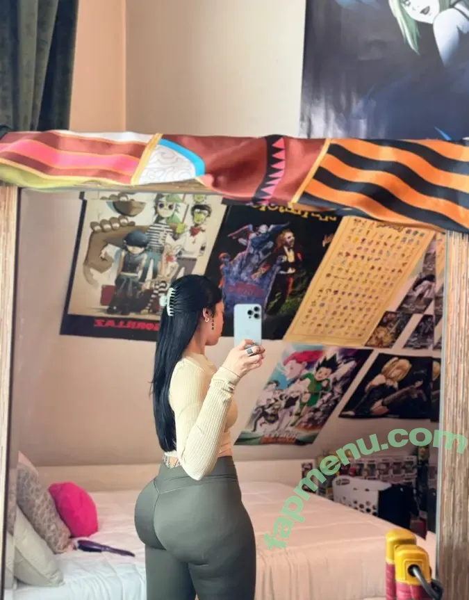 iiix3 nude photo #0001 (diizzzzle)