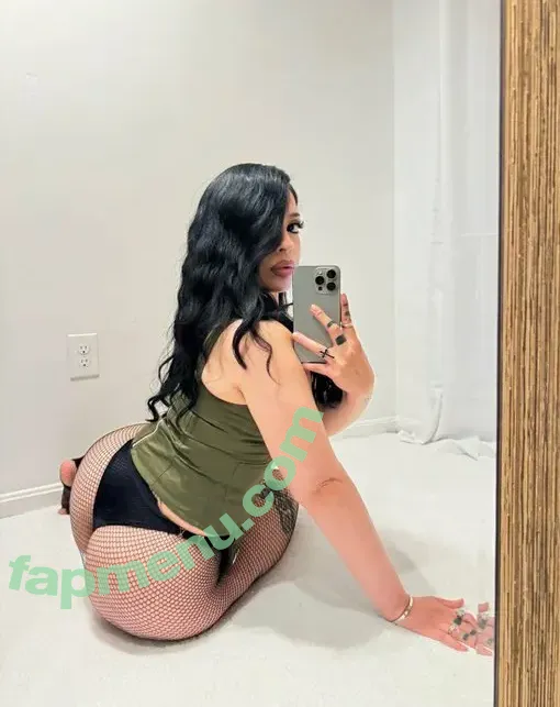 iiix3 nude photo #0007 (diizzzzle)