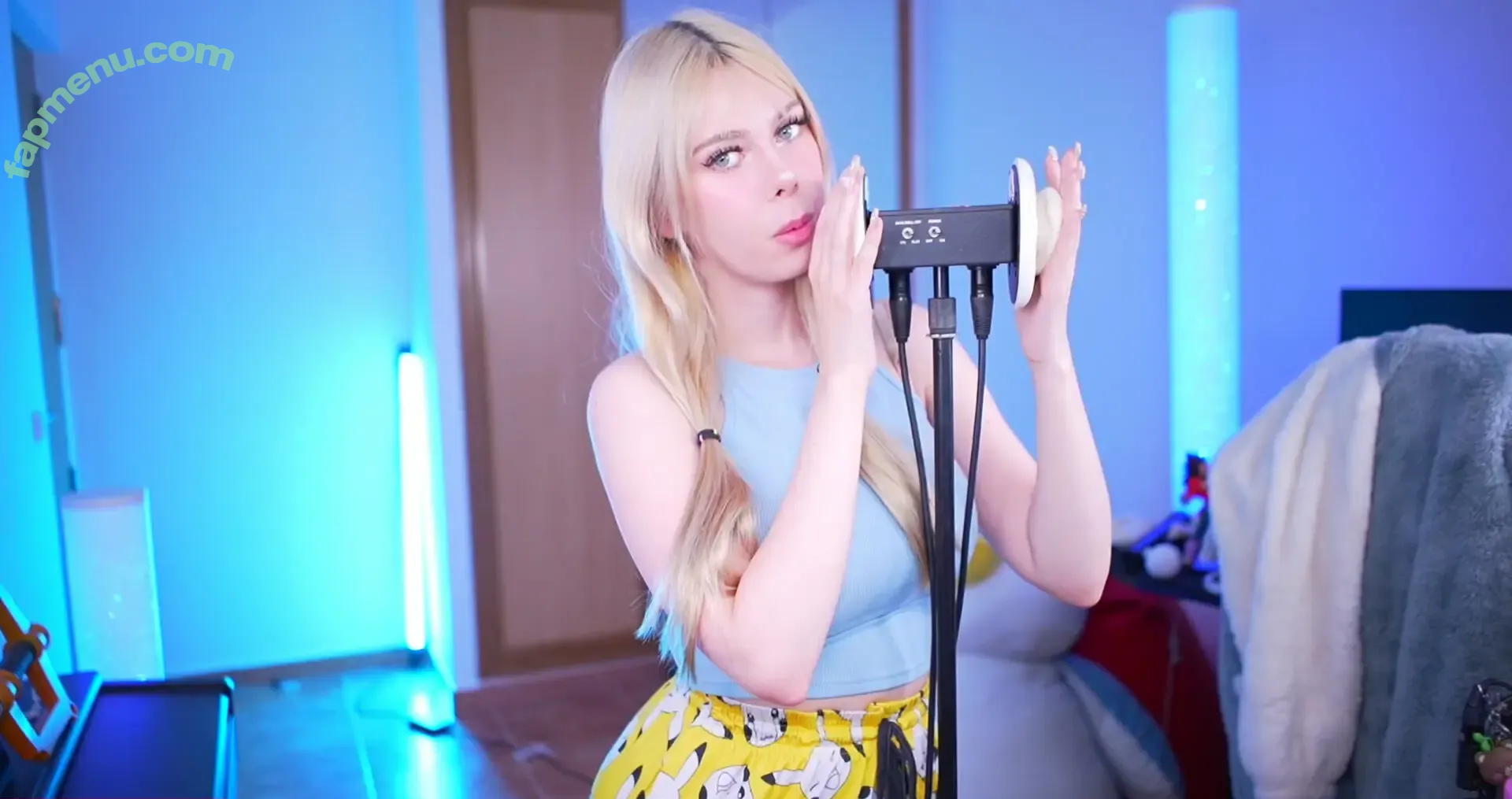 IJenz nude photo #0361 (Jenifer Da Silva / ijeenz)