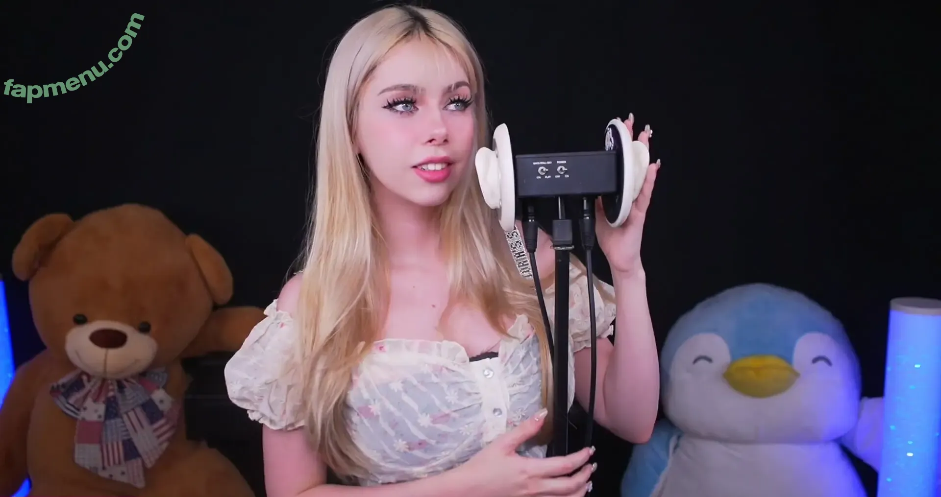 IJenz nude photo #0363 (Jenifer Da Silva / ijeenz)