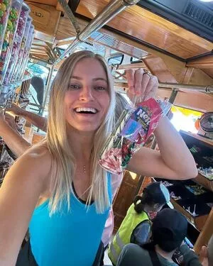 iJustine / Justine Ezarik nude photo #0044