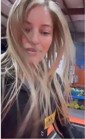iJustine / Justine Ezarik nude photo #0075
