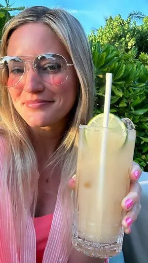 iJustine / Justine Ezarik nude photo #0107