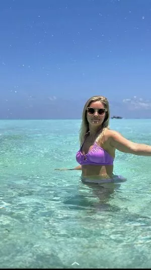 iJustine / Justine Ezarik nude photo #0115