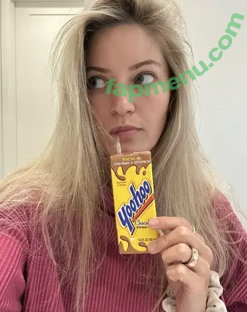 iJustine nude photo #0040 (Justine Ezarik)