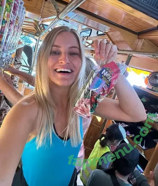 iJustine nude photo #0044 (Justine Ezarik)