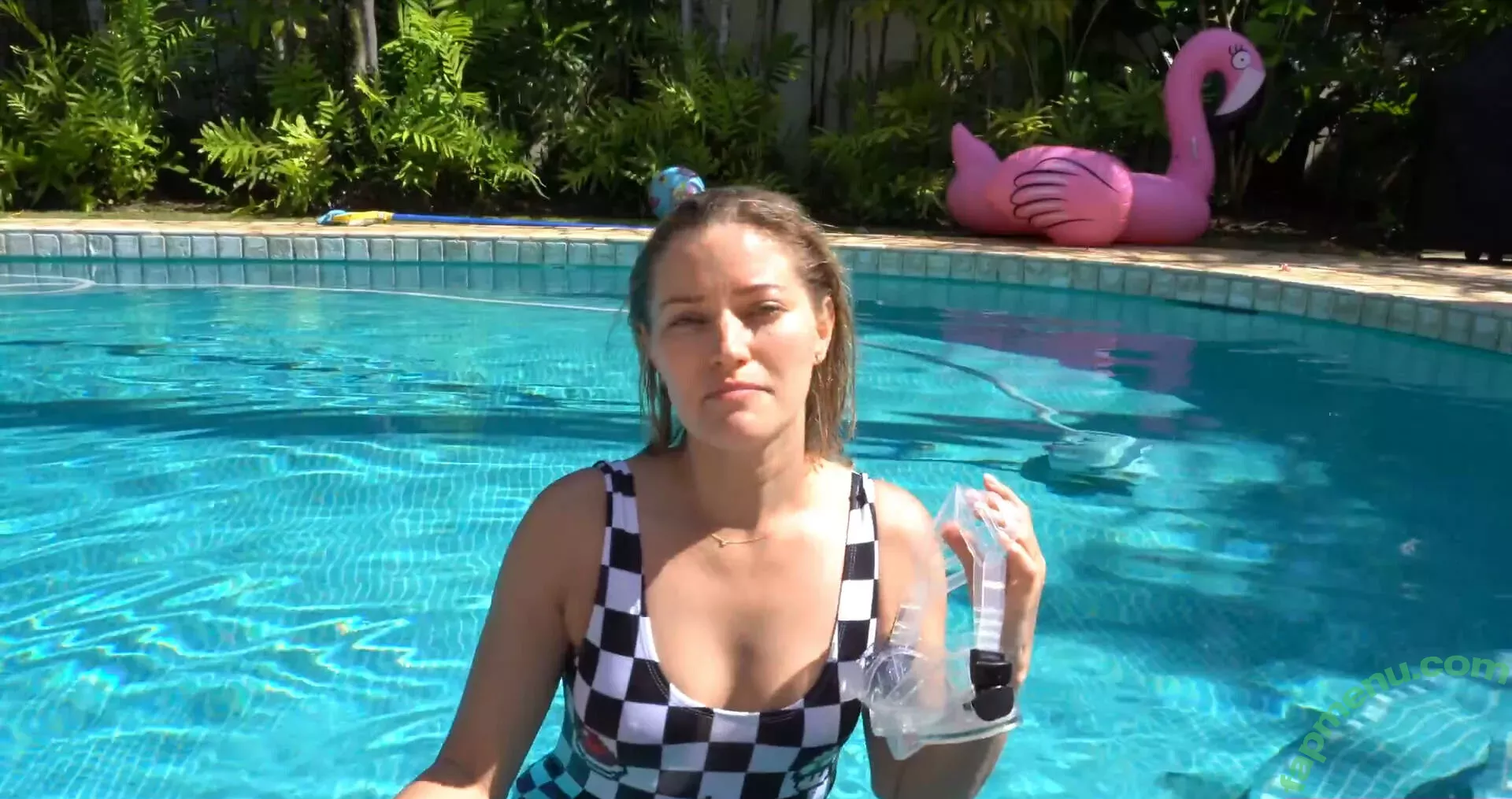 iJustine nude photo #0140 (Justine Ezarik)