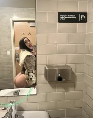 ijustneedee / ijustine nude photo #0155