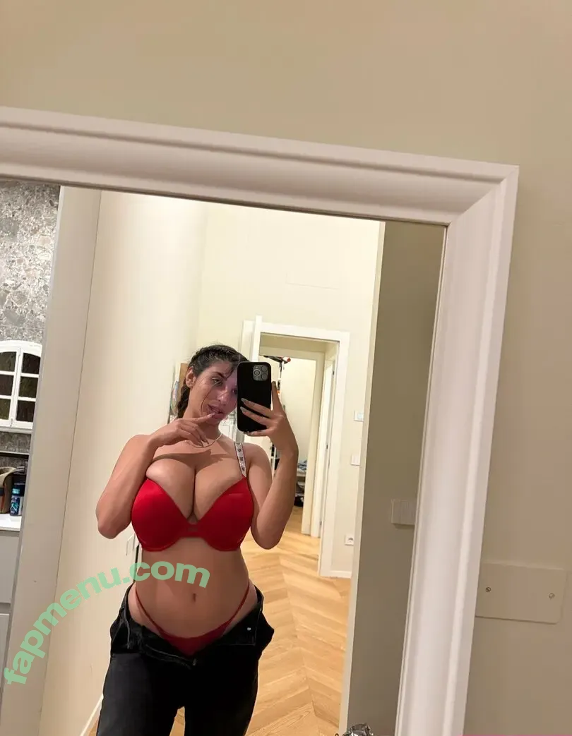 Ika D'Auria nude photo #0005 (bufalika / ika_dauria)