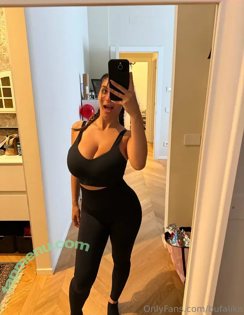 Ika D'Auria nude photo #0010 (bufalika / ika_dauria)