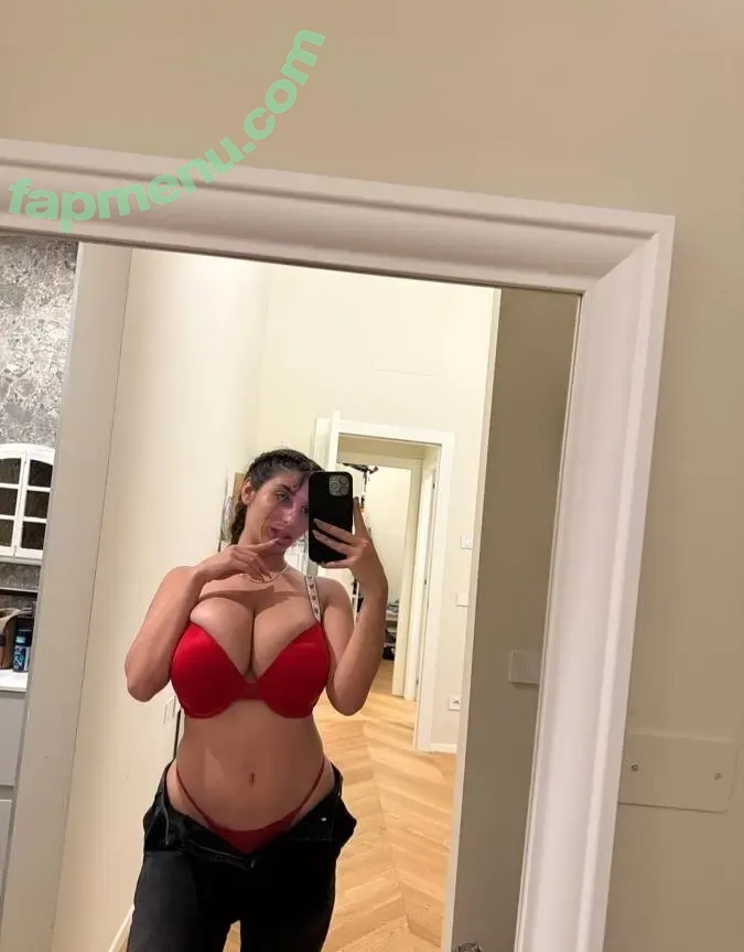 Ika Dauria nude photo #0006 (Ika Dauria)