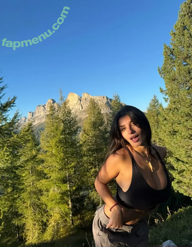 Ika_dauria nude photo #0003 (bufalika / ika dauria / ikadauria)