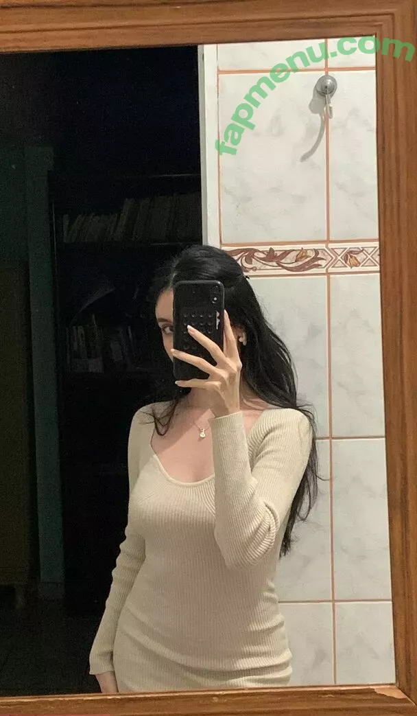 ilamie nude photo #0016 (Lamie / Larissacarvalhx / lamistar)