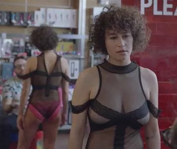 Ilana Glazer / ilana nude photo #0001