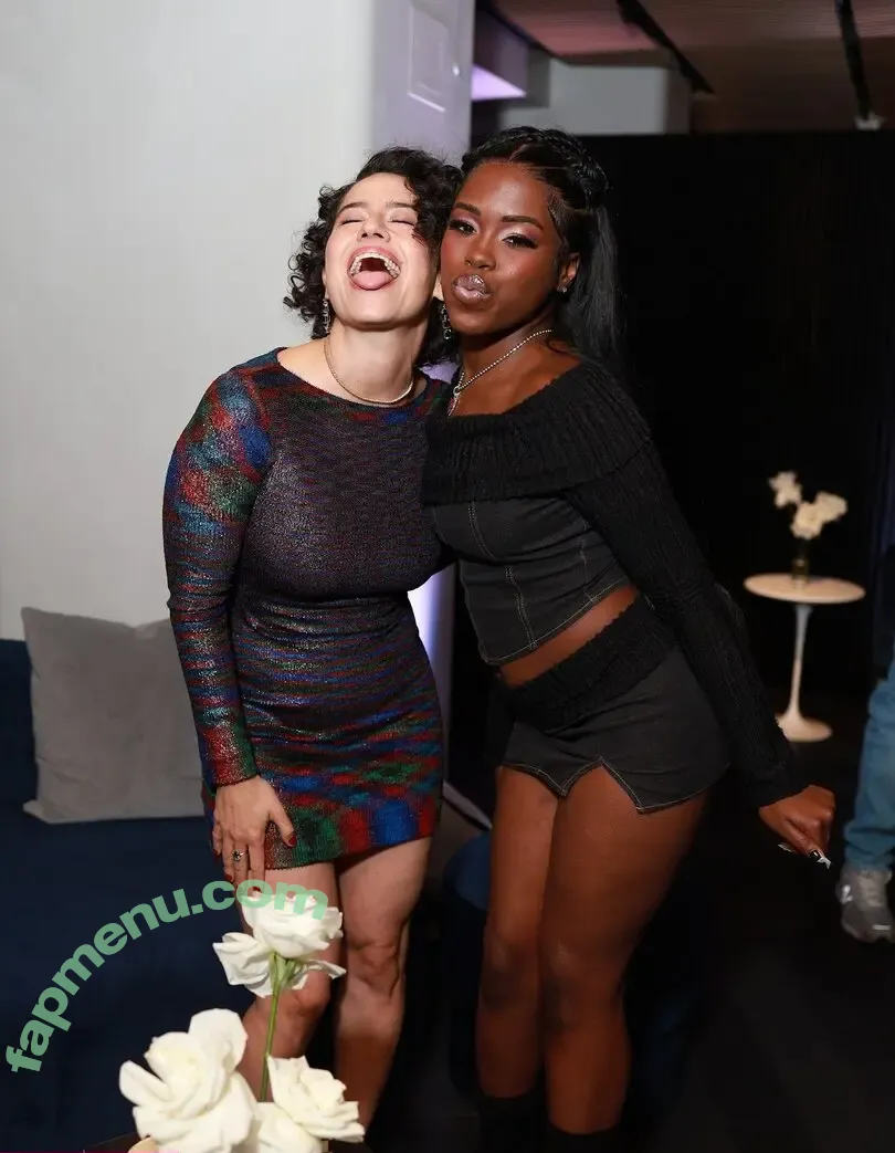 Ilana Glazer nude photo #0096 (ilana)