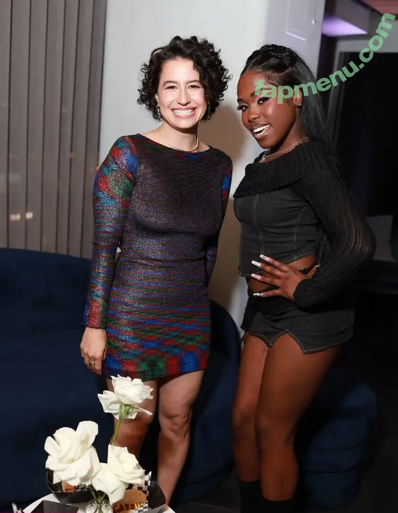 Ilana Glazer nude photo #0097 (ilana)