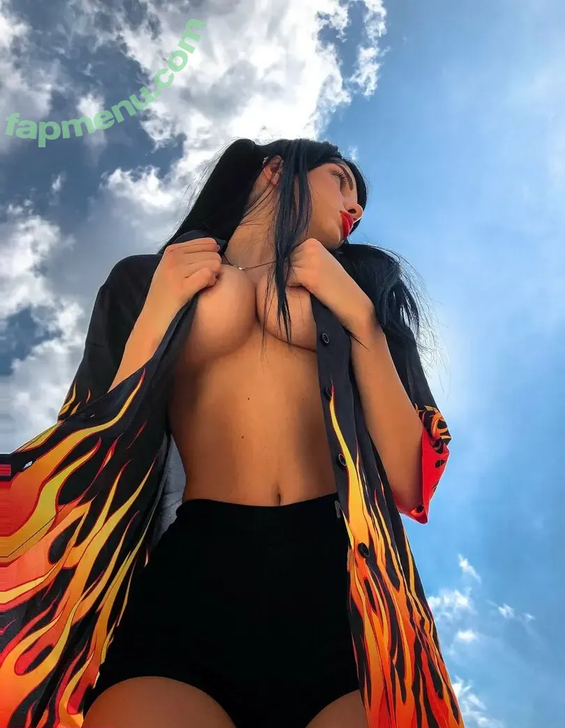 ilanosh nude photo #0100 (itsilanosh)