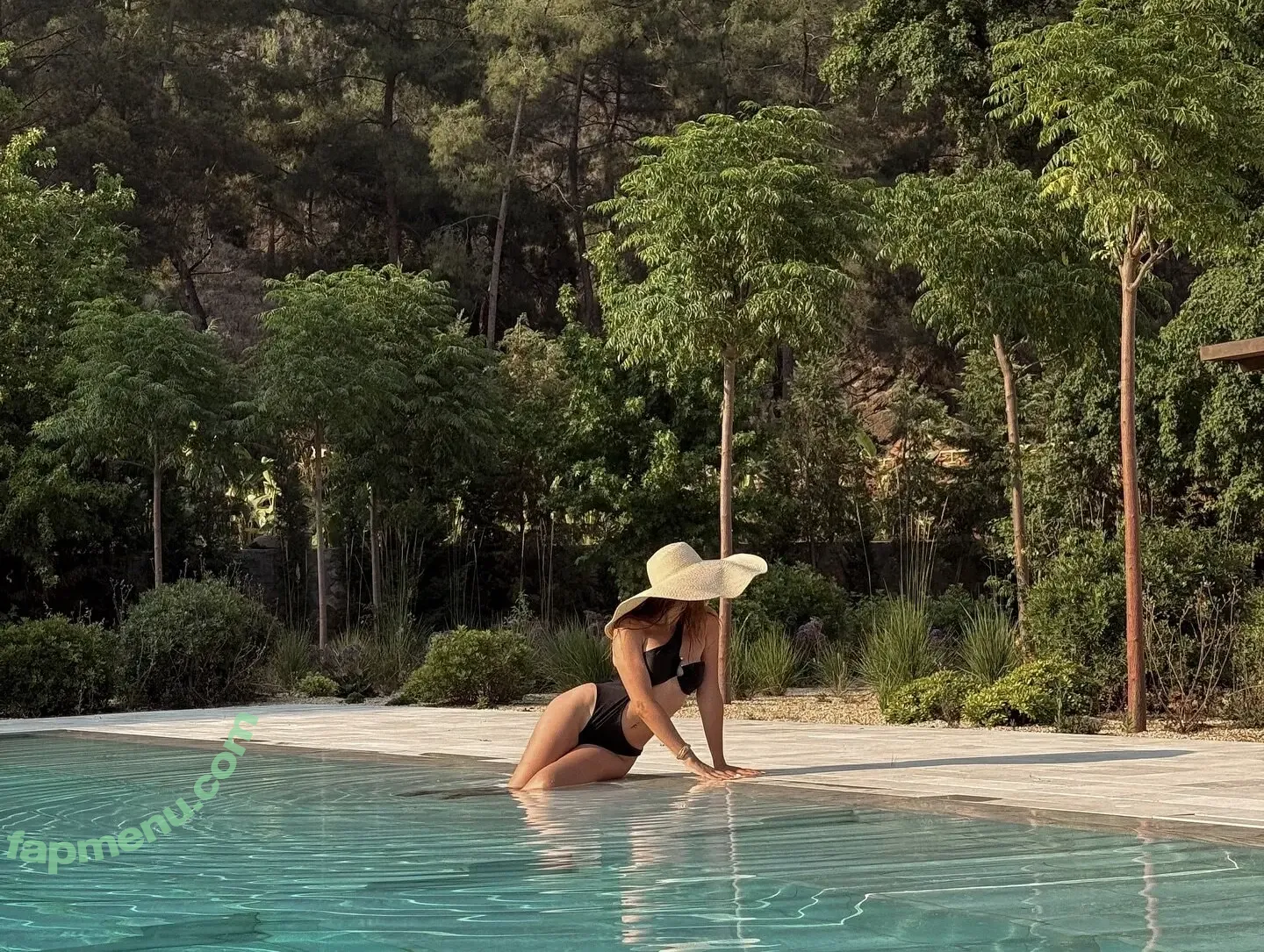 İlayda Akdogan nude photo #0050 (ilaydaakdogan)