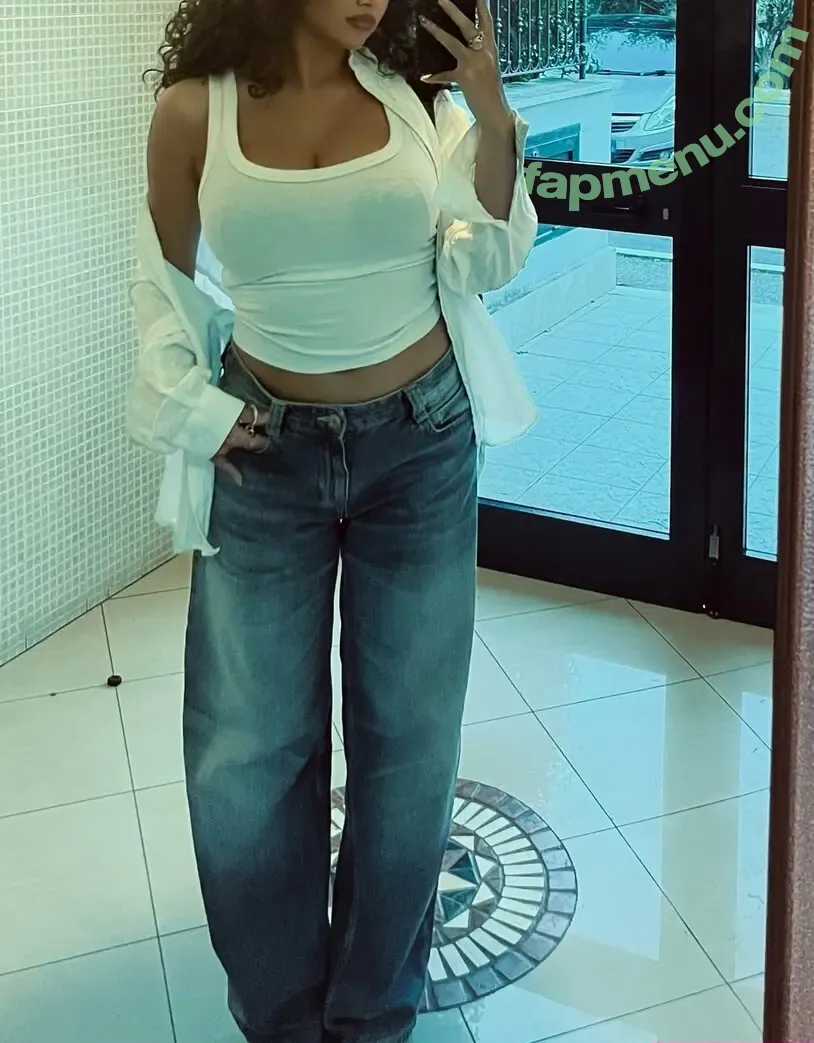 Ilenadecesare nude photo #0020 (ilena_de_cesare / itsmiadelsol)