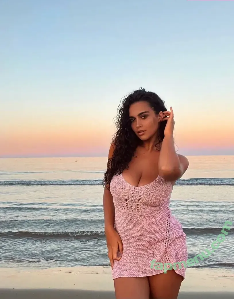 Ilenadecesare nude photo #0021 (ilena_de_cesare / itsmiadelsol)