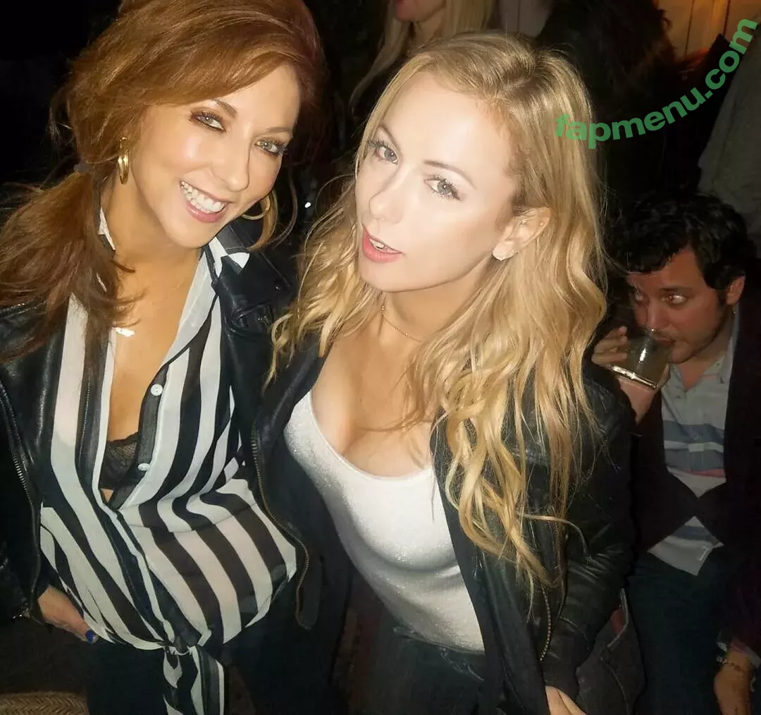 Iliza Shlesinger nude photo #0018 (iliza / ilizas)