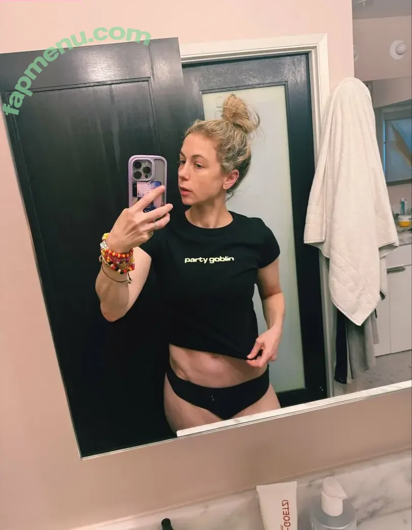 Iliza Shlesinger nude photo #0349 (iliza / ilizas)