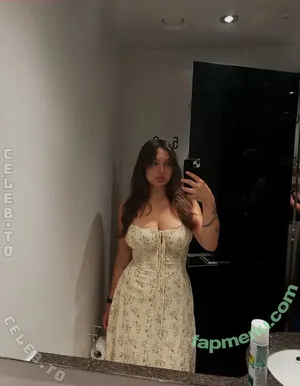 ilovesushi.and.coffee / all_about._.emma nude photo #0096