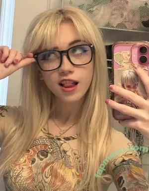 Iluvmeww / iluvmey nude photo #0819