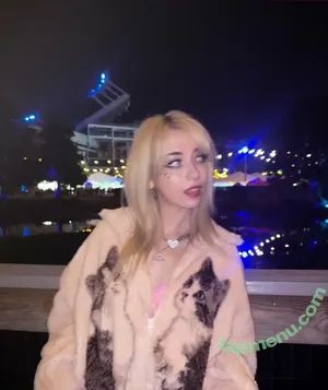 Iluvmeww / iluvmey nude photo #0972