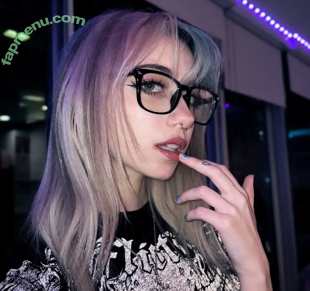 Iluvmeww nude photo #0994 (iluvmey)