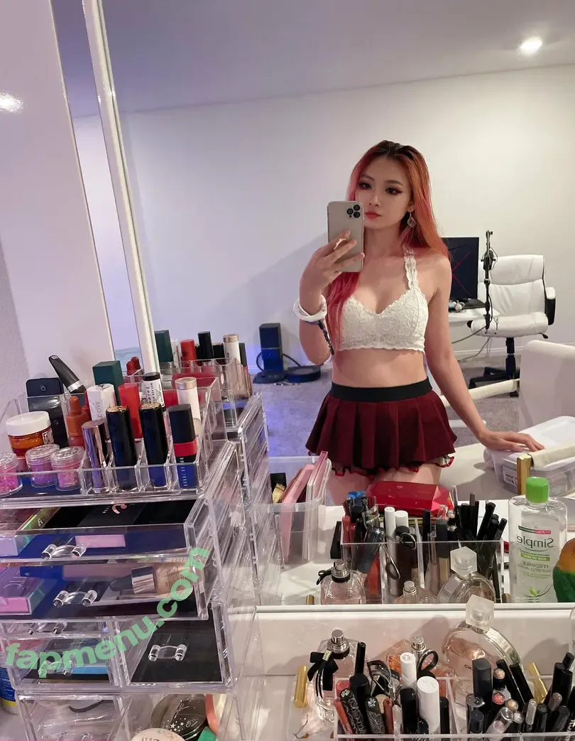 ilyahriafree nude photo #0002 (ilyahriafree)