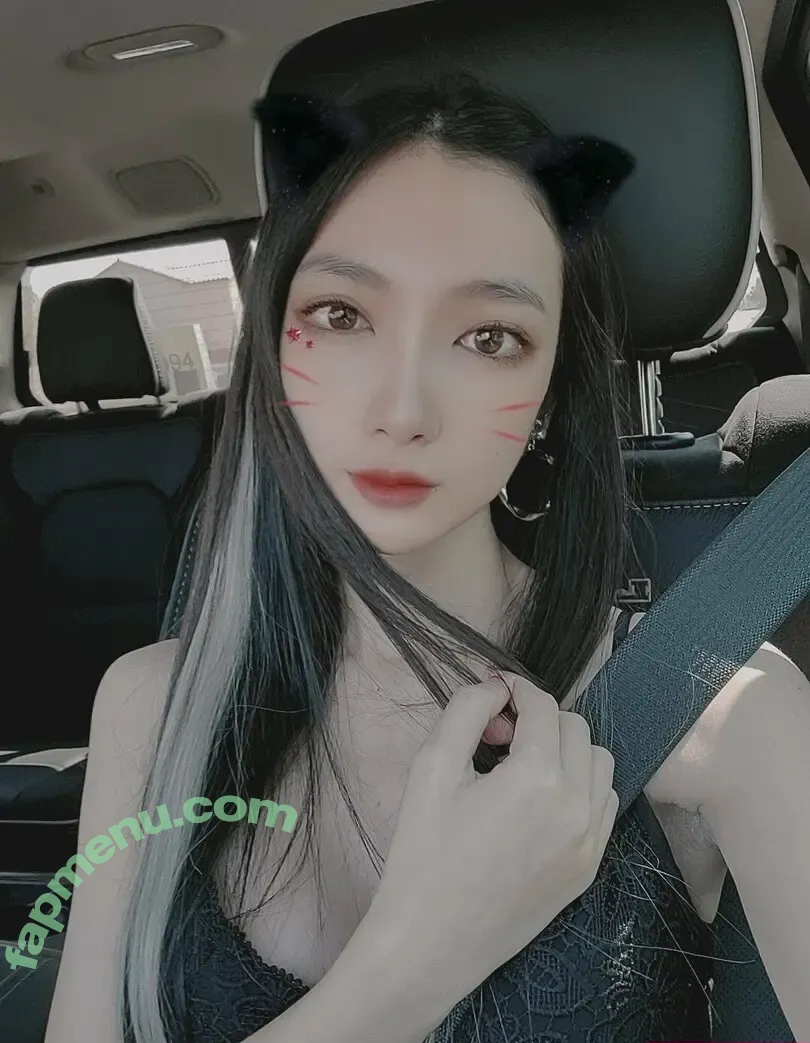 ilyahriafree nude photo #0011 (ilyahriafree)