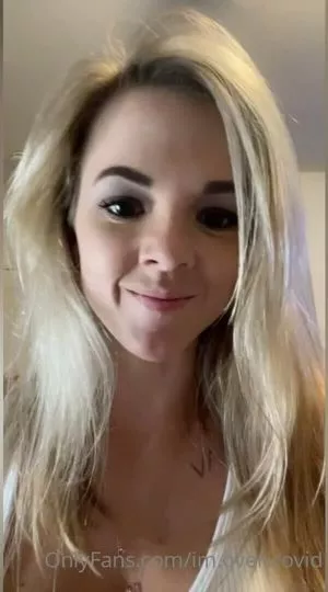 im.over.covid / imovercovid / maylee.covid nude photo #0007