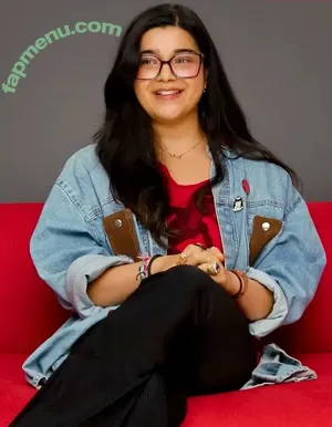 Iman Vellani / iman_vellani / imanvellaniactress nude photo #0243